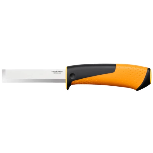 Fiskars Ácskés, tokba épített élezővel